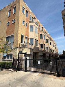 3262 W Armitage Ave Unit 3