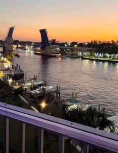 105 NE 19th Avenue #464