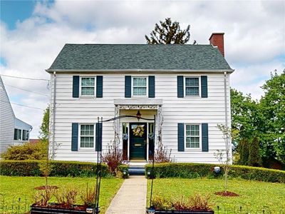 108 E Muntz Ave