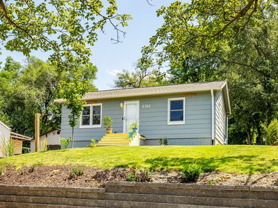 1311 E 33rd Ct