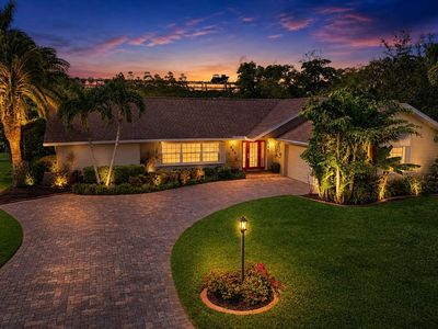 880 Deep Lagoon Ln