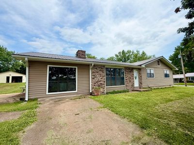 Property at 136 S Airport Road, Houston, MO