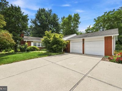 305 Meriden Dr