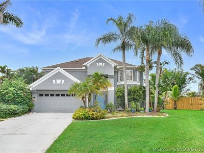 2551 SW Estella Ter