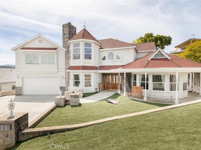 3105 E Beach Cir