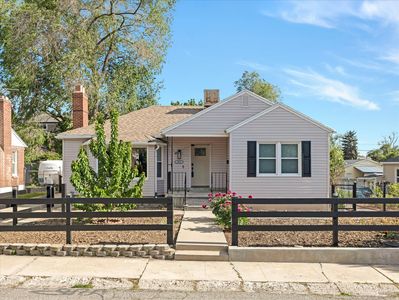 1028 E Elgin Ave