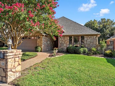 108 Landsborough Dr