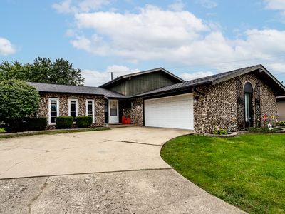 Property at 2407 Durness Ct, Crest Hill, IL