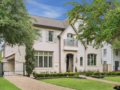 2242 Pelham Dr