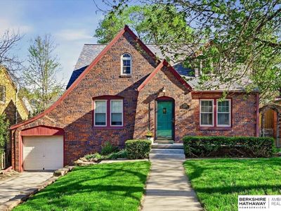 5008 Parker St