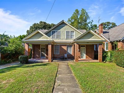 2121 Winona Ave
