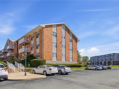 43 Bullocks Point Ave APT 8B