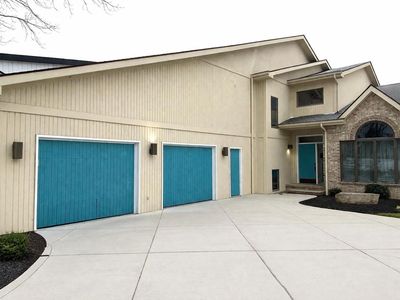 2480 E Lake Shore Dr