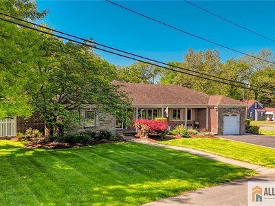 Property at 14 Taylor Dr, New Brunswick, NJ