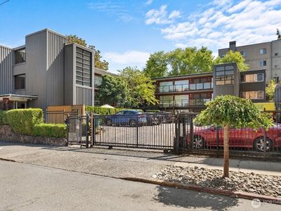 752 Bellevue Avenue E #212
