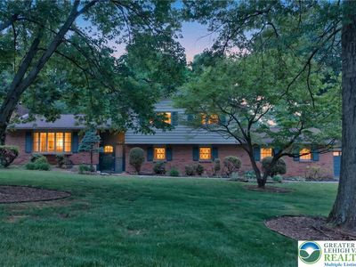 797 Barrymore Ln