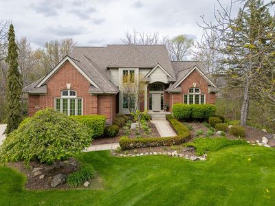 22820 Indianwood Dr