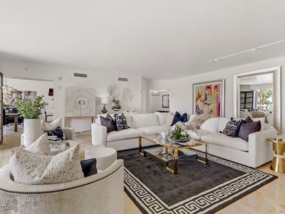 2857 Paradise Rd UNIT 402