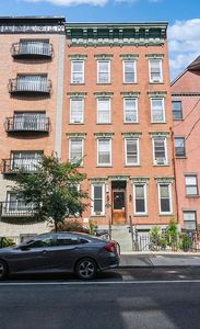 218 Willow Ave APT 1R
