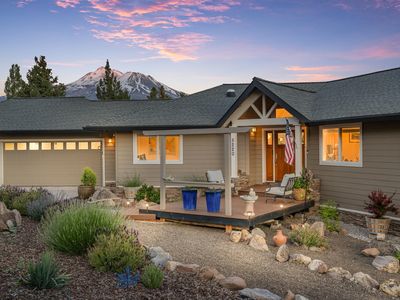 5220 Saddle Ridge Rd