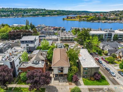 2633 Franklin Avenue E #102