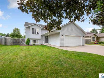 435 Lilac Ln