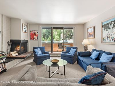 1024 E Hopkins Ave APT 16