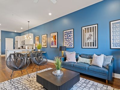 2001 Convent Pl APT 5