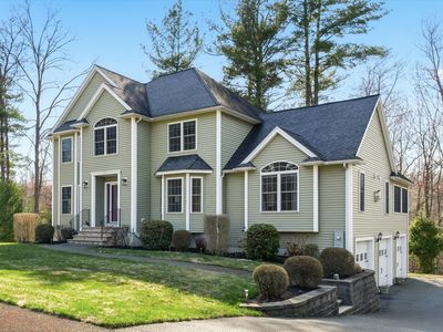 10 Rolling Meadows Ln