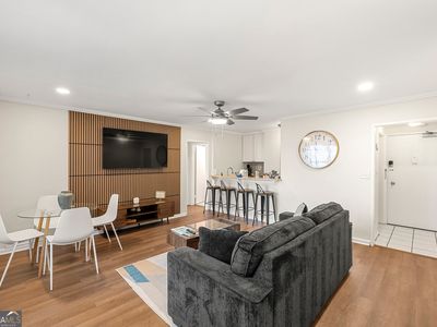 300 Peachtree St NE APT 14H