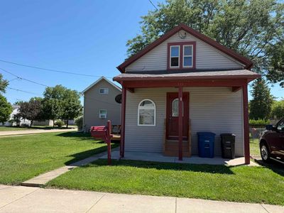 121 E Melvin Ave