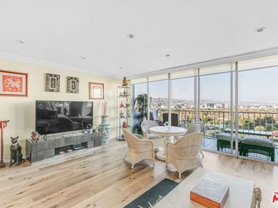 2170 Century Park E APT 910