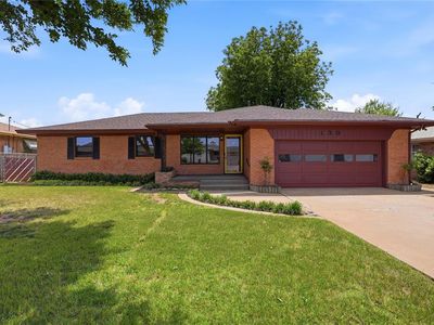 130 Lakeside Dr