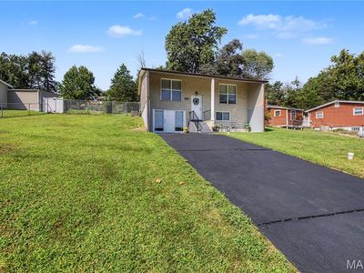 2841 Paula Ln