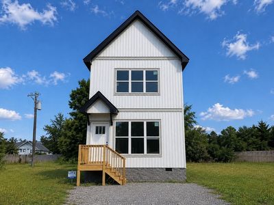 216 2nd St