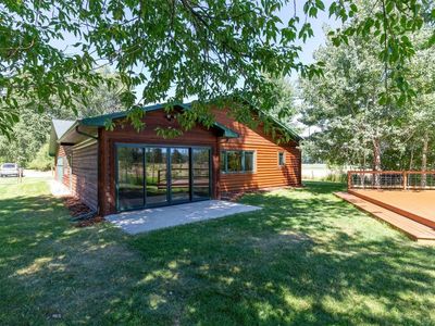 1733 W Cameron Bridge Rd