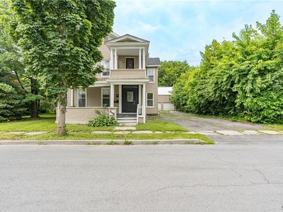 648 Boyd St