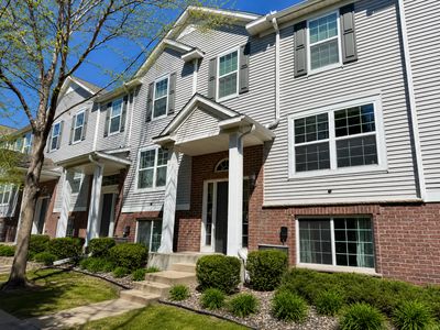 Property at 932 Ledgestone Dr, Mahtomedi, MN