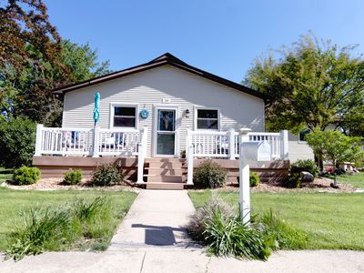 218 W South St