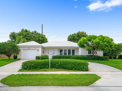 781 Apple Tree Lane