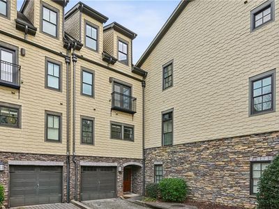 255 Southerland Ter #204