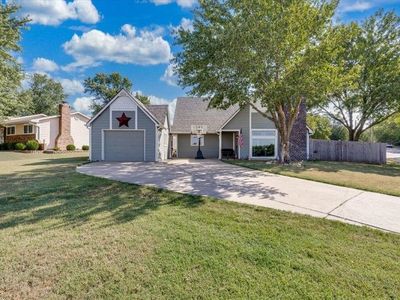 Property at 422 S Lincoln St, Belle Plaine, KS