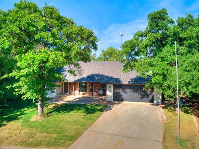 1301 Mary Lee Ln