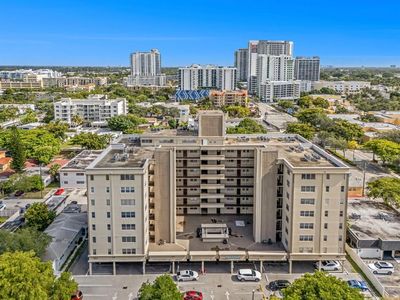 1811 Jefferson St #203