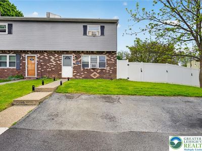 302 Lockridge Ln