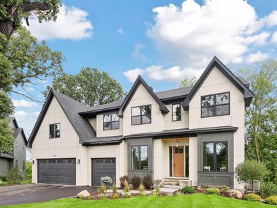 5571 Rolling Hills Pkwy