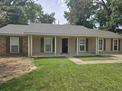 5421 Landis Dr