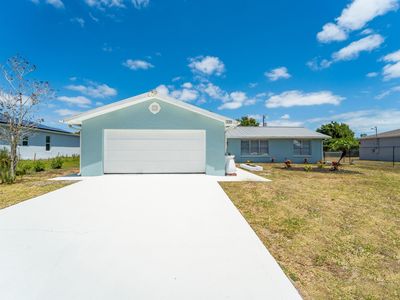 361 NE Genesee Avenue