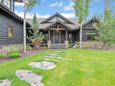 3010 River Lakes Dr