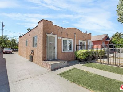 1208 E 74th St